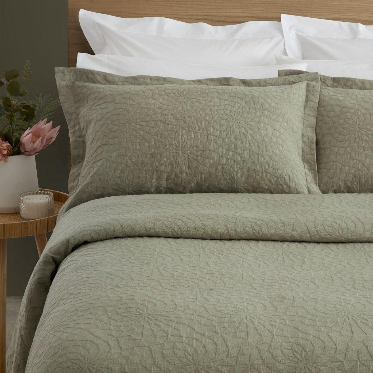 Calm Waters Bedspread Set – 100% HOME Dimocks