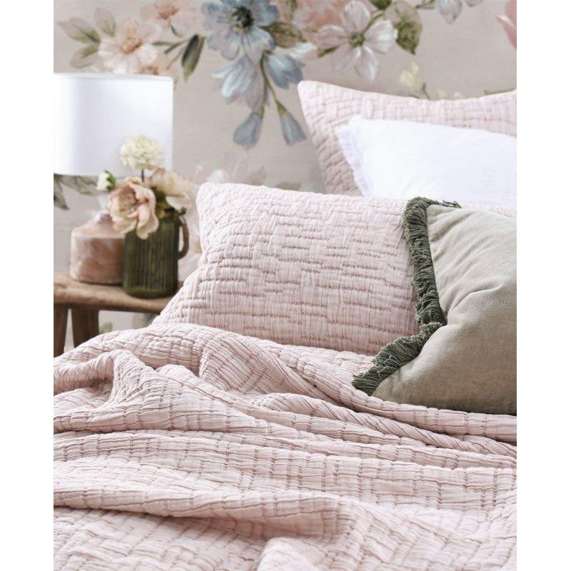 Livie Cameo Bedspread Set – Elegant & Cozy | 100% HOME Dimocks