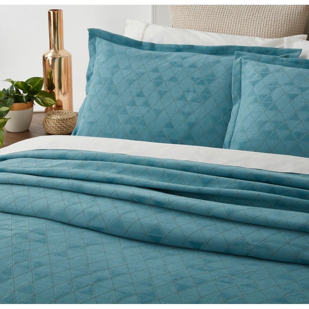 Nelle Bedspread Set