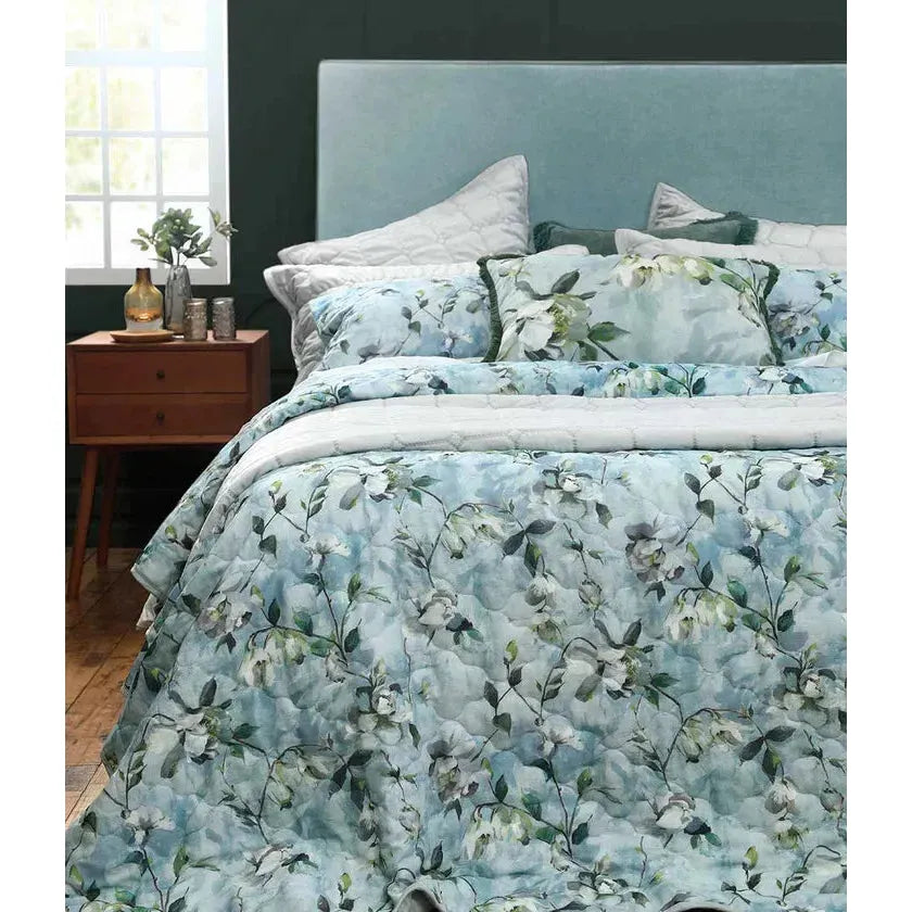 Tranquille Bedspread Set