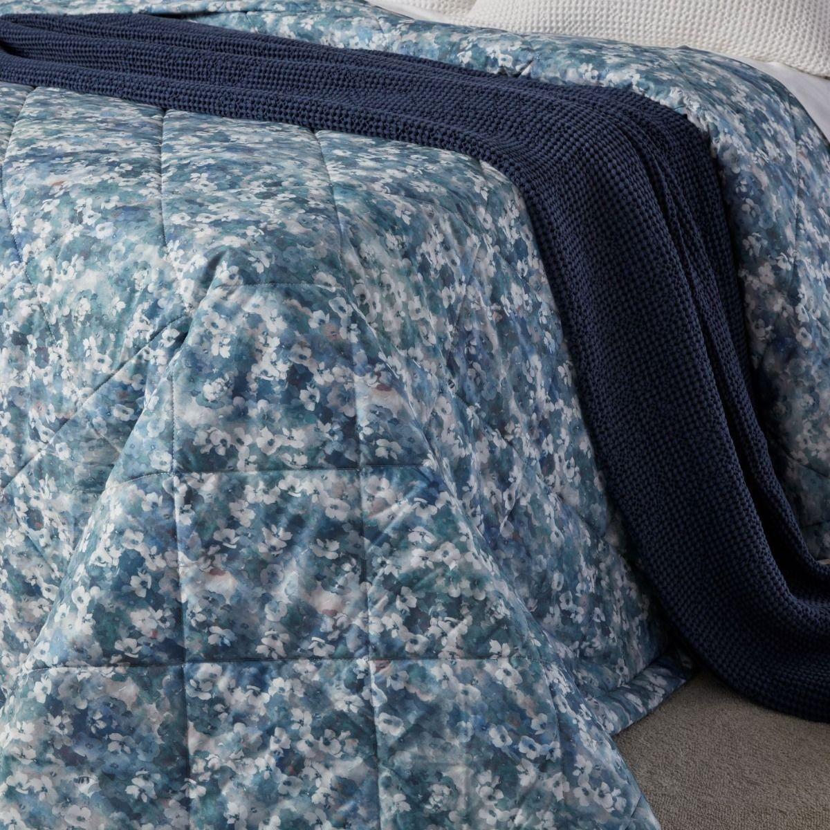 Viola Comforter