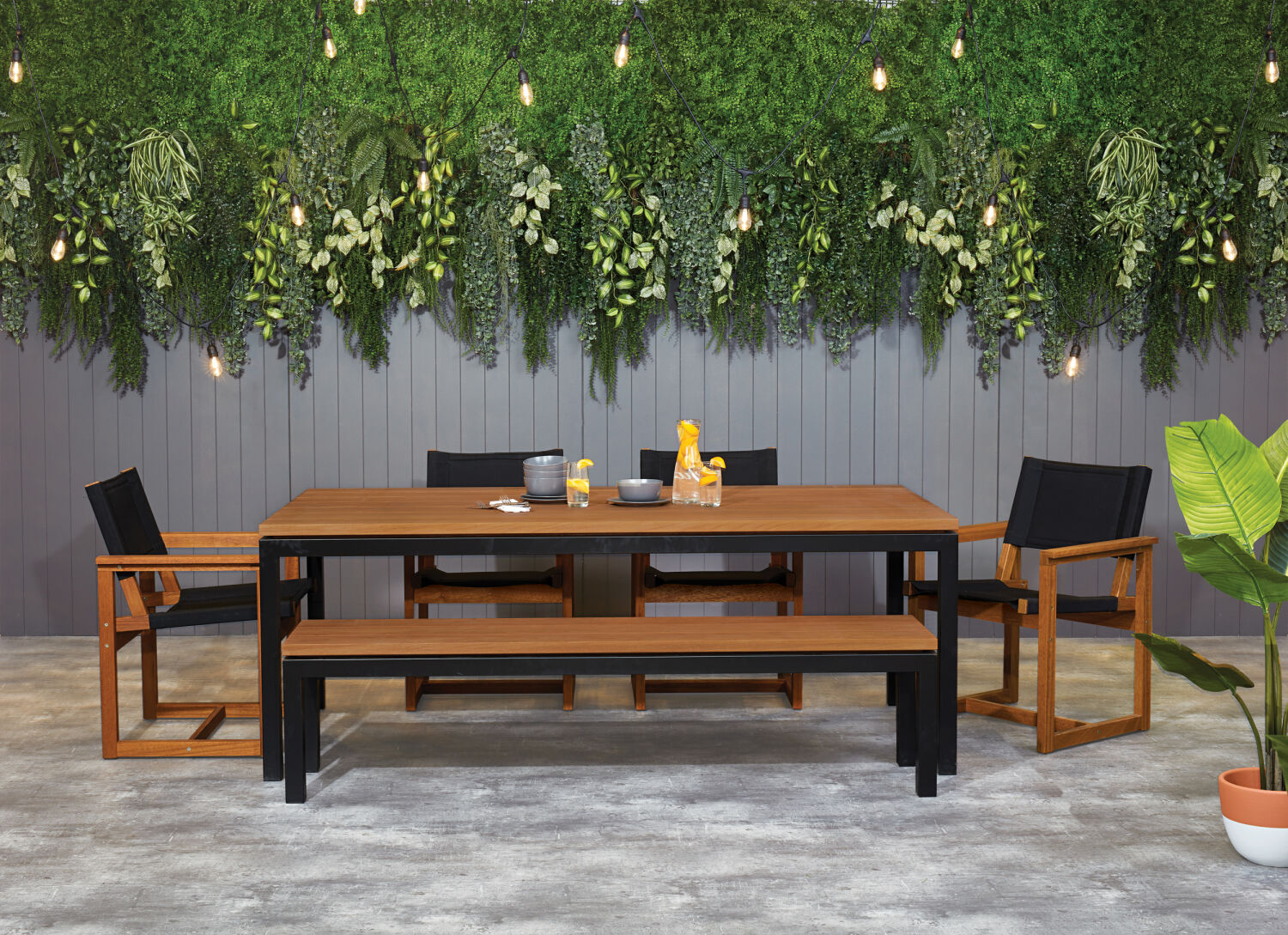 Outdoor Chairs & Benches