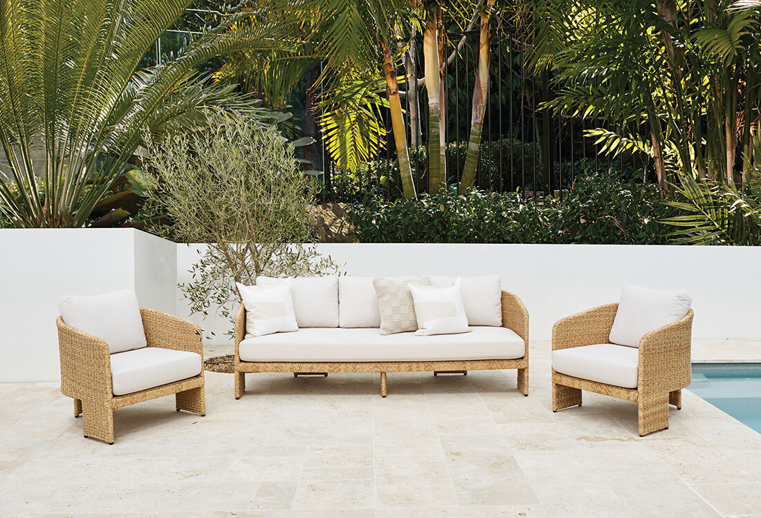 Outdoor Sofas & Lounge Chairs