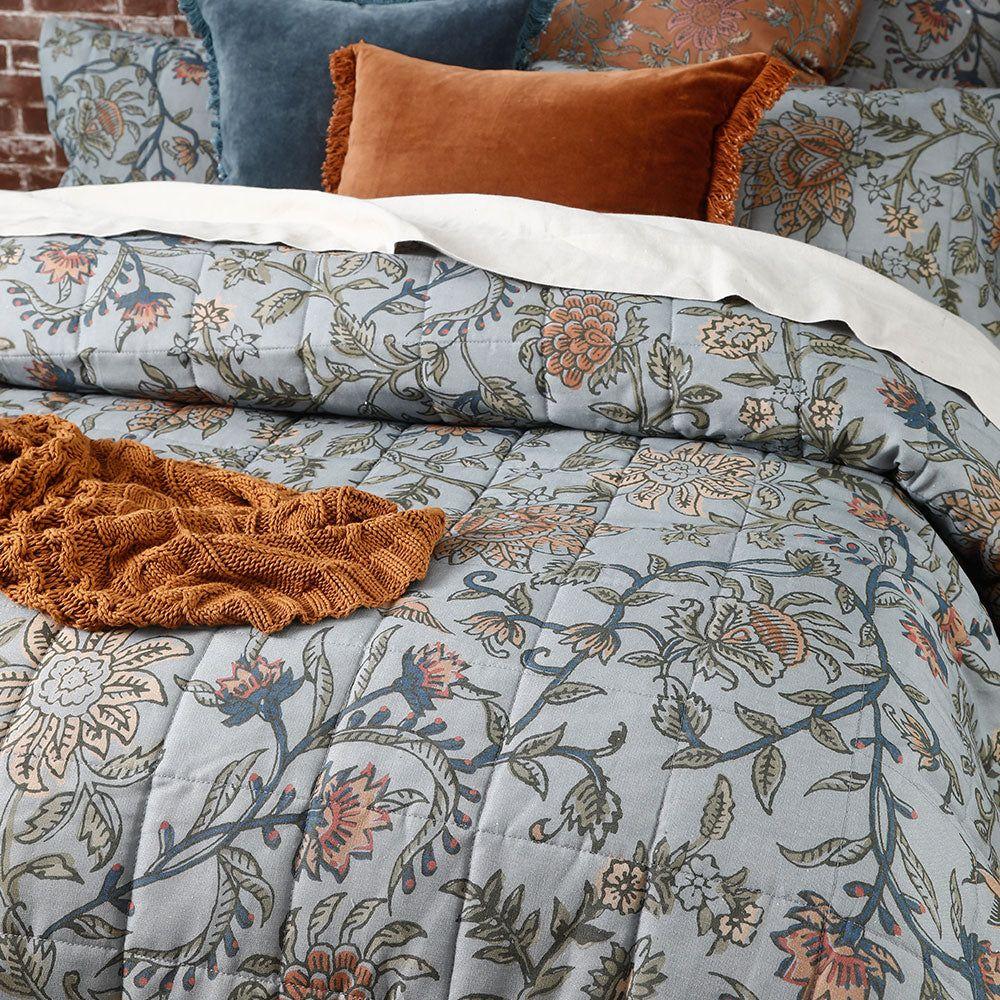 Antonia Bedspread Set