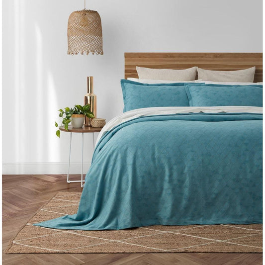 Nelle Bedspread Set